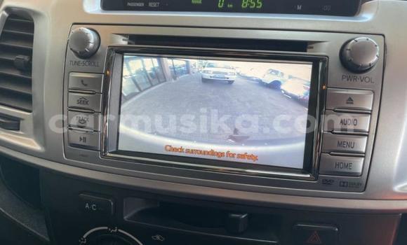 Buy Used Toyota Hilux White Car in Beitbridge in Matabeleland South Buy Used Toyota Hilux White Car in Beitbridge in Matabeleland South