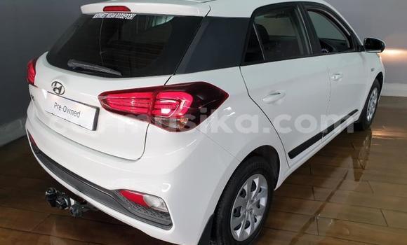 Acheter Occasion Voiture Hyundai i20 Blanc à Beitbridge, Matabeleland South Acheter Occasion Voiture Hyundai i20 Blanc à Beitbridge, Matabeleland South