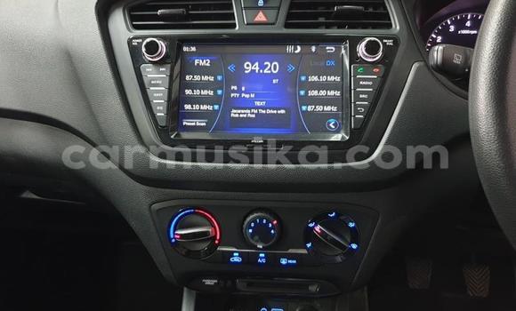 Acheter Occasion Voiture Hyundai i20 Blanc à Beitbridge, Matabeleland South Acheter Occasion Voiture Hyundai i20 Blanc à Beitbridge, Matabeleland South