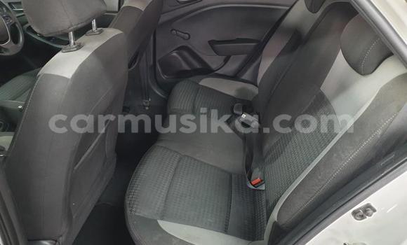 Acheter Occasion Voiture Hyundai i20 Blanc à Beitbridge, Matabeleland South Acheter Occasion Voiture Hyundai i20 Blanc à Beitbridge, Matabeleland South