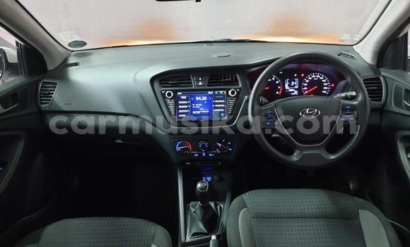 Acheter Occasion Voiture Hyundai i20 Blanc à Beitbridge, Matabeleland South Acheter Occasion Voiture Hyundai i20 Blanc à Beitbridge, Matabeleland South