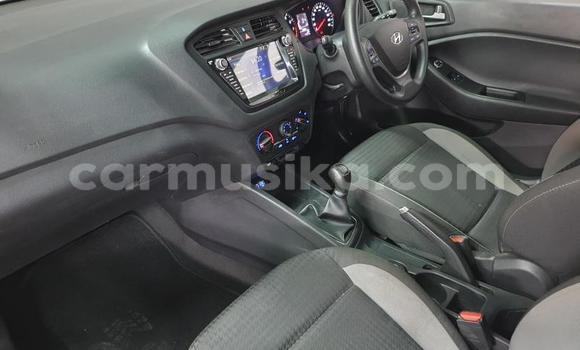 Acheter Occasion Voiture Hyundai i20 Blanc à Beitbridge, Matabeleland South Acheter Occasion Voiture Hyundai i20 Blanc à Beitbridge, Matabeleland South