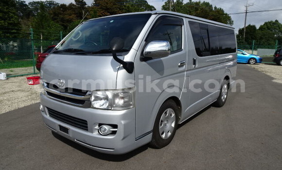 Acheter Occasion Voiture Toyota Hiace Gris à Beitbridge, Matabeleland South