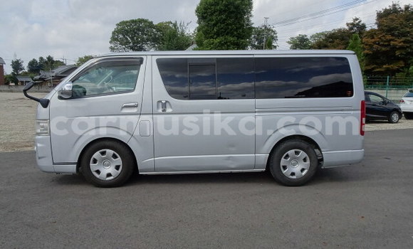 Buy Used Toyota Hiace Silver Car in Beitbridge in Matabeleland South Buy Used Toyota Hiace Silver Car in Beitbridge in Matabeleland South