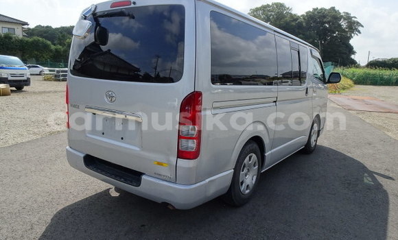 Buy Used Toyota Hiace Silver Car in Beitbridge in Matabeleland South Buy Used Toyota Hiace Silver Car in Beitbridge in Matabeleland South