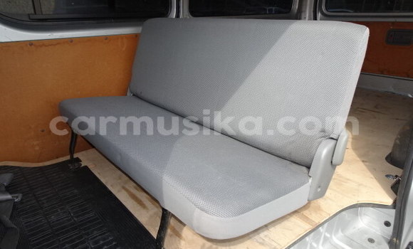 Buy Used Toyota Hiace Silver Car in Beitbridge in Matabeleland South Buy Used Toyota Hiace Silver Car in Beitbridge in Matabeleland South