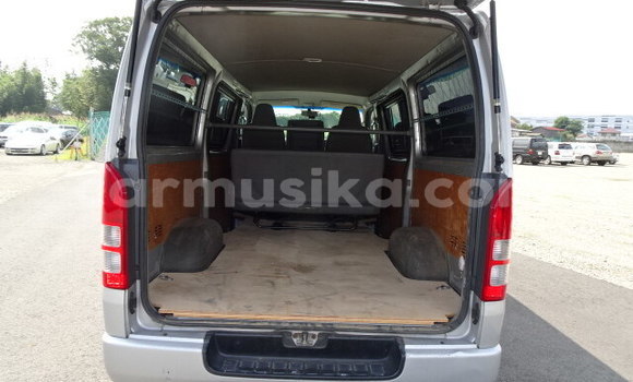 Buy Used Toyota Hiace Silver Car in Beitbridge in Matabeleland South Buy Used Toyota Hiace Silver Car in Beitbridge in Matabeleland South