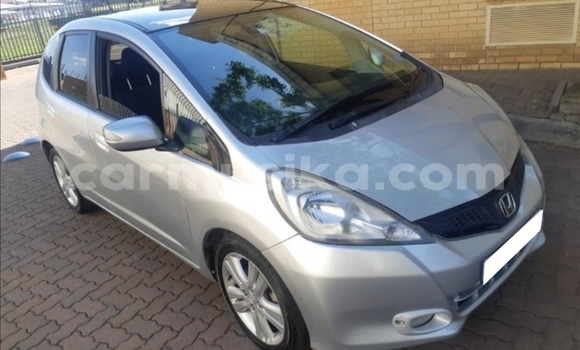 Nunua Ilio tumika Honda Fit Fedha Gari ndani ya Beitbridge nchini Matabeleland Kusini