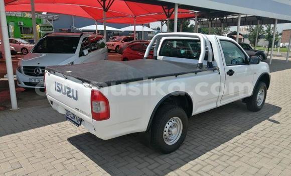 Acheter Occasion Voiture Isuzu KB Blanc à Beitbridge, Matabeleland South Acheter Occasion Voiture Isuzu KB Blanc à Beitbridge, Matabeleland South