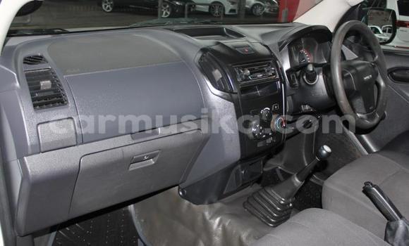 Acheter Occasion Voiture Isuzu KB Blanc à Beitbridge, Matabeleland South Acheter Occasion Voiture Isuzu KB Blanc à Beitbridge, Matabeleland South