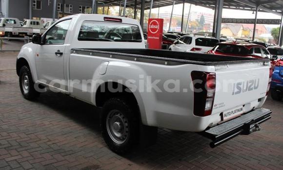 Acheter Occasion Voiture Isuzu KB Blanc à Beitbridge, Matabeleland South Acheter Occasion Voiture Isuzu KB Blanc à Beitbridge, Matabeleland South