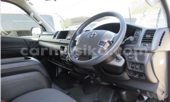 Acheter Occasion Voiture Toyota Hiace Blanc à Avondale, Harare Acheter Occasion Voiture Toyota Hiace Blanc à Avondale, Harare