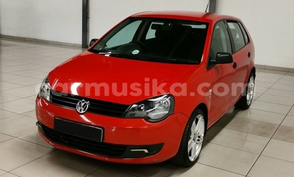 Acheter Occasion Voiture Volkswagen Polo Rouge à Beitbridge, Matabeleland South Acheter Occasion Voiture Volkswagen Polo Rouge à Beitbridge, Matabeleland South