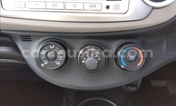 Acheter Occasion Voiture Toyota Vitz Gris à Beitbridge, Matabeleland South Acheter Occasion Voiture Toyota Vitz Gris à Beitbridge, Matabeleland South