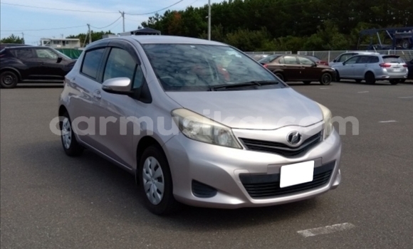 Acheter Occasion Voiture Toyota Vitz Gris à Beitbridge, Matabeleland South Acheter Occasion Voiture Toyota Vitz Gris à Beitbridge, Matabeleland South