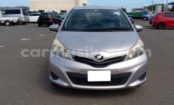 Acheter Occasion Voiture Toyota Vitz Gris à Beitbridge, Matabeleland South Acheter Occasion Voiture Toyota Vitz Gris à Beitbridge, Matabeleland South