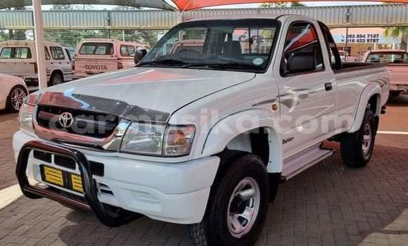 Nunua Ilio tumika Toyota Hilux Nyeupe Gari ndani ya Beitbridge nchini Matabeleland Kusini