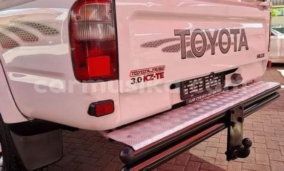 Tenga Tsaru Toyota Hilux Chena Mota in Beitbridge in Matabeleland South Tenga Tsaru Toyota Hilux Chena Mota in Beitbridge in Matabeleland South