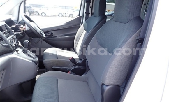 Acheter Occasion Voiture Nissan NV200 Blanc à Beitbridge, Matabeleland South Acheter Occasion Voiture Nissan NV200 Blanc à Beitbridge, Matabeleland South