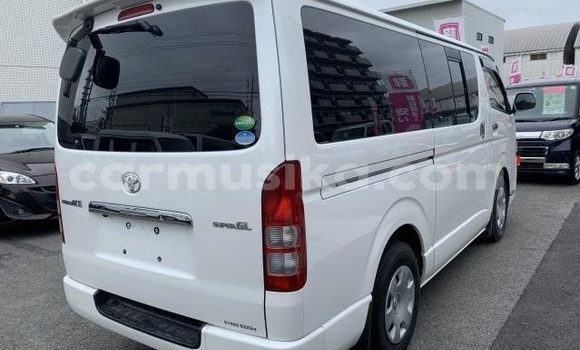 Nunua Ilio tumika Toyota Hiace Nyeupe Gari ndani ya Beitbridge nchini Matabeleland Kusini