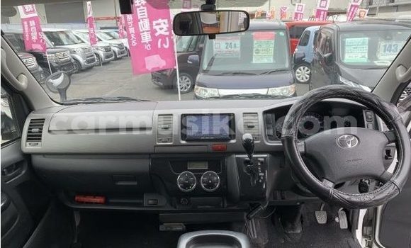 Acheter Occasion Voiture Toyota Hiace Blanc à Beitbridge, Matabeleland South Acheter Occasion Voiture Toyota Hiace Blanc à Beitbridge, Matabeleland South