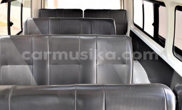 Acheter Occasion Voiture Toyota Sprinter Blanc à Beitbridge, Matabeleland South Acheter Occasion Voiture Toyota Sprinter Blanc à Beitbridge, Matabeleland South