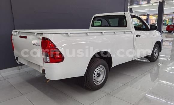 Acheter Occasion Voiture Toyota Hilux Blanc à Beitbridge, Matabeleland South Acheter Occasion Voiture Toyota Hilux Blanc à Beitbridge, Matabeleland South