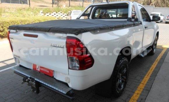 Acheter Occasion Voiture Toyota Hilux Blanc à Beitbridge, Matabeleland South Acheter Occasion Voiture Toyota Hilux Blanc à Beitbridge, Matabeleland South
