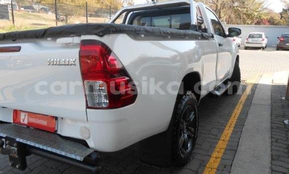 Acheter Occasion Voiture Toyota Hilux Blanc à Beitbridge, Matabeleland South Acheter Occasion Voiture Toyota Hilux Blanc à Beitbridge, Matabeleland South