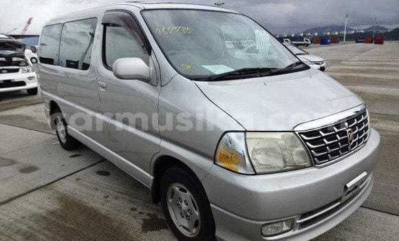 Acheter Occasion Voiture Toyota Granvia Gris à Beitbridge, Matabeleland South Acheter Occasion Voiture Toyota Granvia Gris à Beitbridge, Matabeleland South