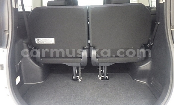 Acheter Occasion Voiture Toyota Noah Blanc à Beitbridge, Matabeleland South Acheter Occasion Voiture Toyota Noah Blanc à Beitbridge, Matabeleland South