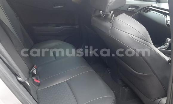 Acheter Occasion Voiture Toyota C-HR Gris à Beitbridge, Matabeleland South Acheter Occasion Voiture Toyota C-HR Gris à Beitbridge, Matabeleland South