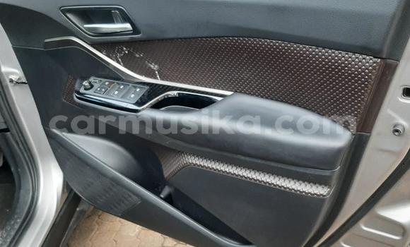Acheter Occasion Voiture Toyota C-HR Gris à Beitbridge, Matabeleland South Acheter Occasion Voiture Toyota C-HR Gris à Beitbridge, Matabeleland South