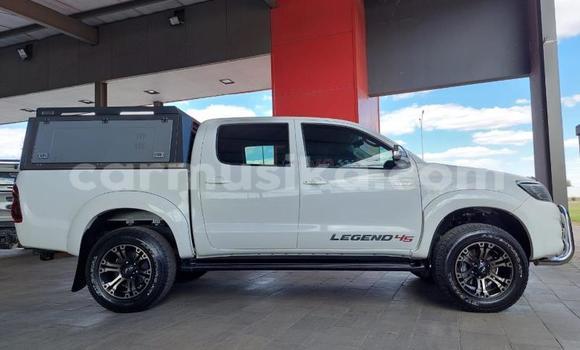 Acheter Occasion Voiture Toyota Hilux Blanc à Beitbridge, Matabeleland South Acheter Occasion Voiture Toyota Hilux Blanc à Beitbridge, Matabeleland South