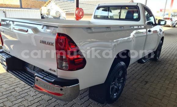 Acheter Occasion Voiture Toyota Hilux Blanc à Beitbridge, Matabeleland South Acheter Occasion Voiture Toyota Hilux Blanc à Beitbridge, Matabeleland South