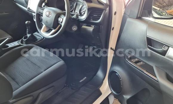 Acheter Occasion Voiture Toyota Hilux Blanc à Beitbridge, Matabeleland South Acheter Occasion Voiture Toyota Hilux Blanc à Beitbridge, Matabeleland South