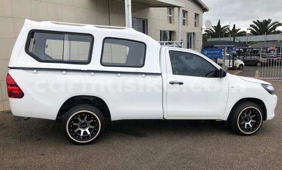 Acheter Occasion Voiture Toyota Hilux Blanc à Beitbridge, Matabeleland South Acheter Occasion Voiture Toyota Hilux Blanc à Beitbridge, Matabeleland South