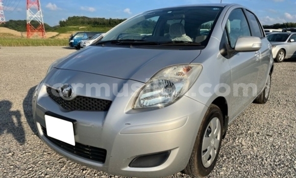 Tenga Tsaru Toyota Vitz Sirivha Mota in Beitbridge in Matabeleland South