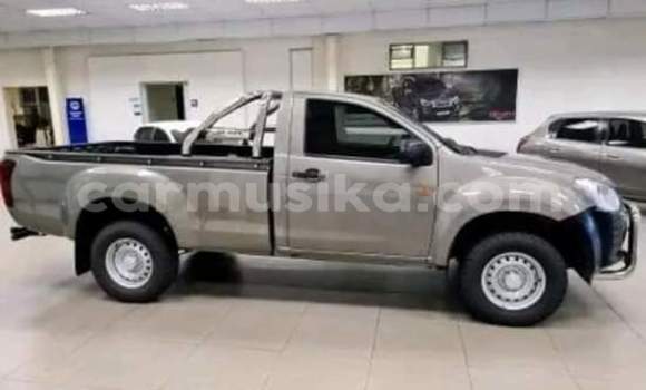 Buy Used Isuzu KB Silver Car in Beitbridge in Matabeleland South