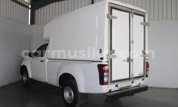 Buy Used Isuzu KB White Car in Beitbridge in Matabeleland South Buy Used Isuzu KB White Car in Beitbridge in Matabeleland South