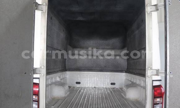 Buy Used Isuzu KB White Car in Beitbridge in Matabeleland South Buy Used Isuzu KB White Car in Beitbridge in Matabeleland South