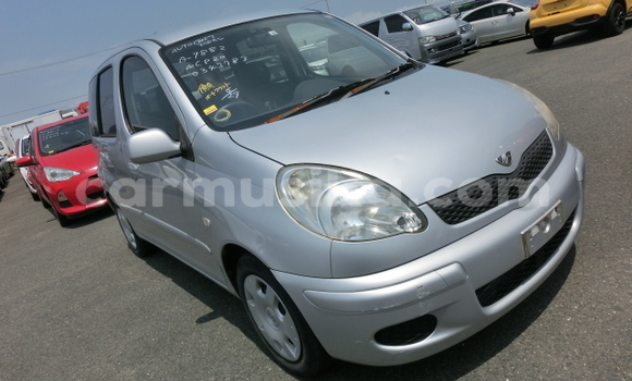 Nunua Ilio tumika Toyota FunCargo Fedha Gari ndani ya Beitbridge nchini Matabeleland Kusini Nunua Ilio tumika Toyota FunCargo Fedha Gari ndani ya Beitbridge nchini Matabeleland Kusini