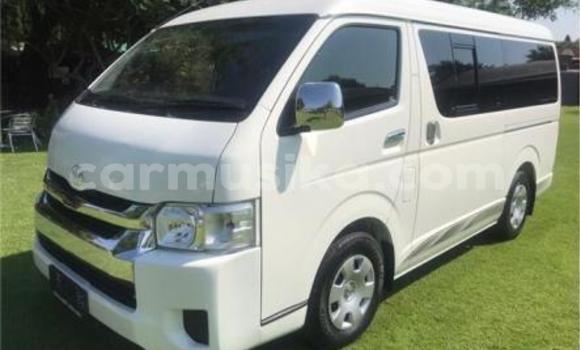 Acheter Occasion Voiture Toyota Hiace Blanc à Beitbridge, Matabeleland South Acheter Occasion Voiture Toyota Hiace Blanc à Beitbridge, Matabeleland South