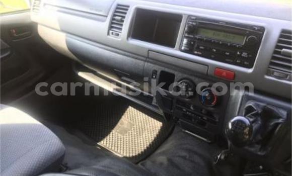 Acheter Occasion Voiture Toyota Hiace Blanc à Beitbridge, Matabeleland South Acheter Occasion Voiture Toyota Hiace Blanc à Beitbridge, Matabeleland South