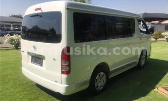 Acheter Occasion Voiture Toyota Hiace Blanc à Beitbridge, Matabeleland South Acheter Occasion Voiture Toyota Hiace Blanc à Beitbridge, Matabeleland South