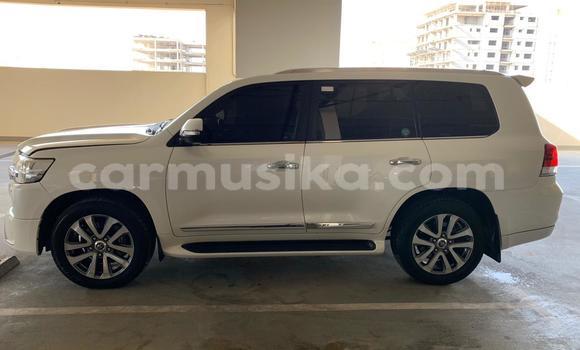 Buy Used Toyota Land Cruiser White Car in Glen Norah in Harare Buy Used Toyota Land Cruiser White Car in Glen Norah in Harare