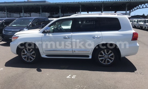 Tenga Tsaru Toyota Land Cruiser Chena Mota in Beitbridge in Matabeleland South Tenga Tsaru Toyota Land Cruiser Chena Mota in Beitbridge in Matabeleland South