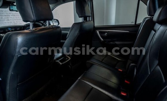 Acheter Occasion Voiture Toyota Fortuner Blanc à Harare, Harare Acheter Occasion Voiture Toyota Fortuner Blanc à Harare, Harare