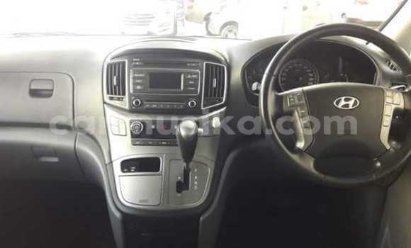 Nunua Ilio tumika Hyundai H1 Nyingine Gari ndani ya Beitbridge nchini Matabeleland Kusini Nunua Ilio tumika Hyundai H1 Nyingine Gari ndani ya Beitbridge nchini Matabeleland Kusini