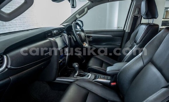Acheter Occasion Voiture Toyota Fortuner Blanc à Harare, Harare Acheter Occasion Voiture Toyota Fortuner Blanc à Harare, Harare
